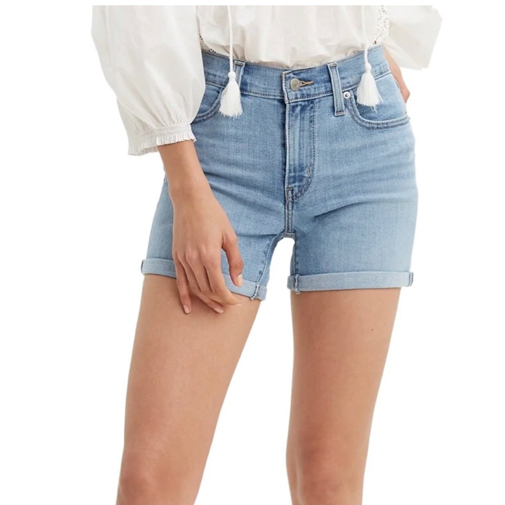 NWT Levi’s Mid Length Hypersoft Shorts